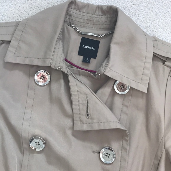 Express Ruffle Jacket - Picture 2 of 4